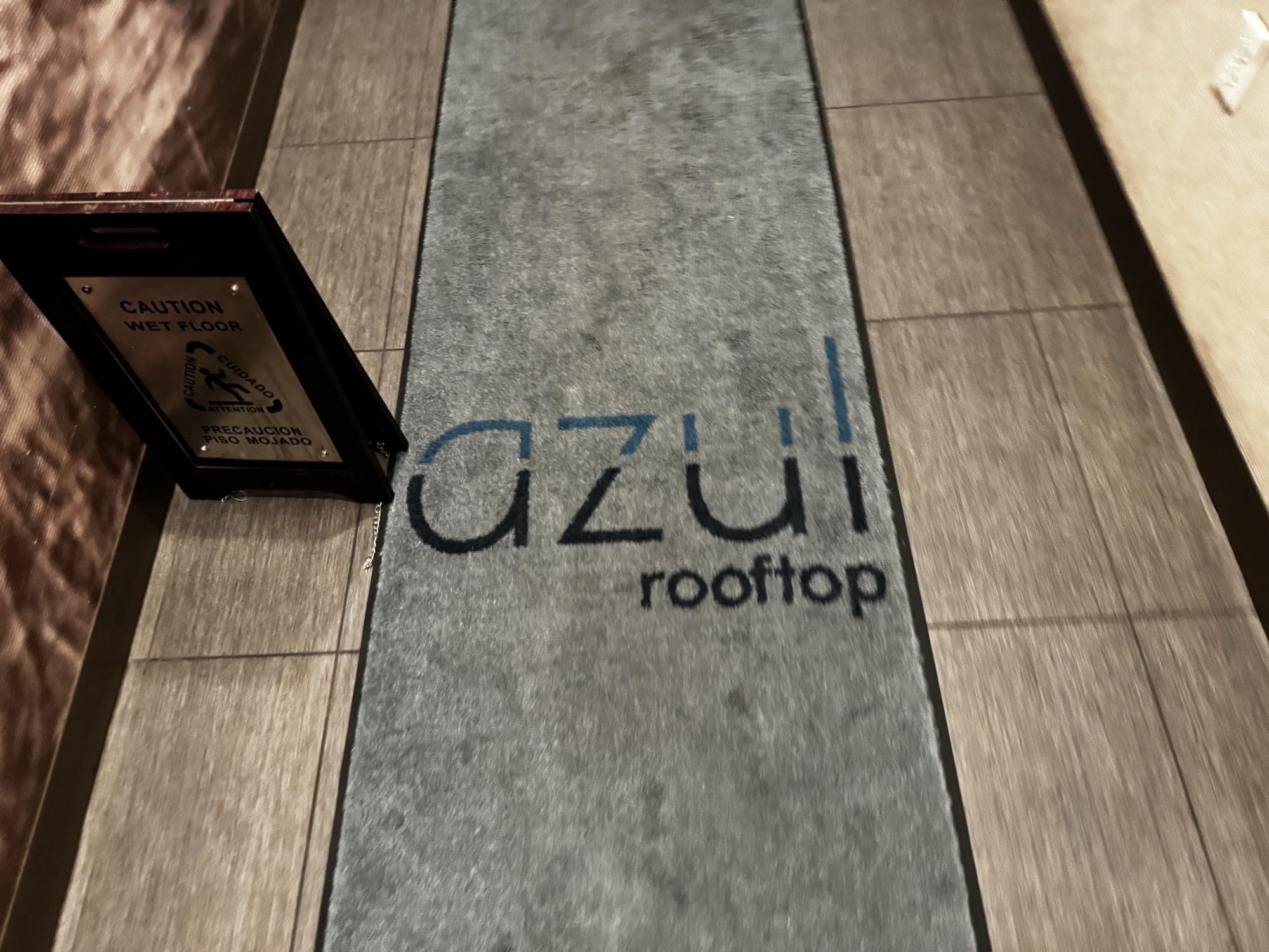 Azul Rooftop Bar & Lounge photo 3